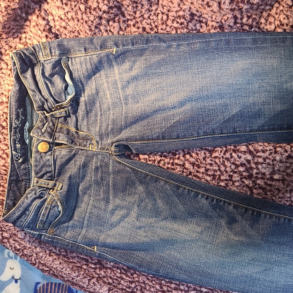 American Eagle Size 00 Super stretch skinny kick jeans.